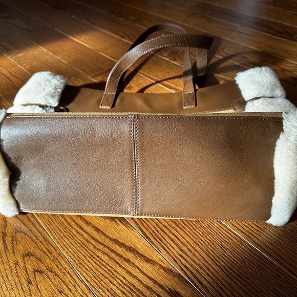 Ugg Bailey Tote Bag - Picture 5 of 6